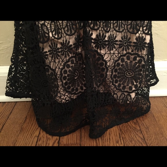 Black sleeveless lace party dress - Picture 3 of 3